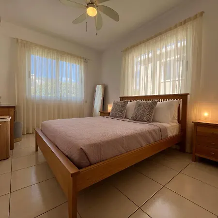 Beautiful 2 Bed In Valley, Paphos Διαμέρισμα Πέγεια