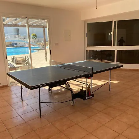 Beautiful 2 Bed In Valley, Paphos דירה *