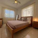Beautiful 2 Bed In Valley, Paphos 아파트 페이야