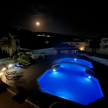 Beautiful 2 Bed In Valley, Paphos Apartman Péjia