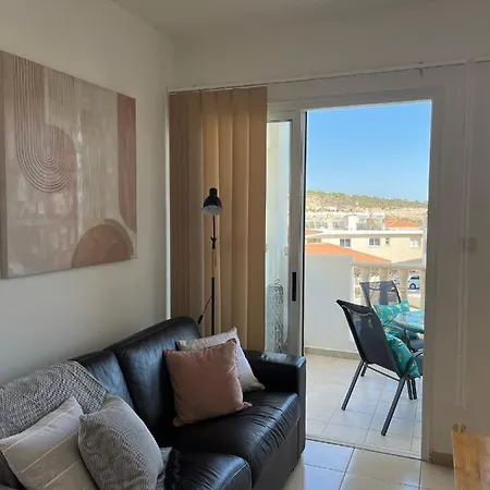 Beautiful 2 Bed In Valley, Paphos Péjia