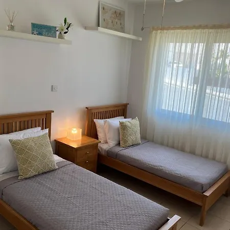 Beautiful 2 Bed In Valley, Paphos Apartman Péjia