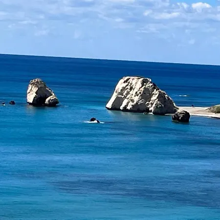 Beautiful 2 Bed In Valley, Paphos Apartman