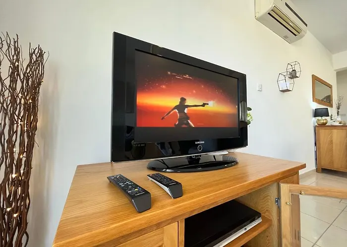 Beautiful 2 Bed In Valley, Paphos Apartament *