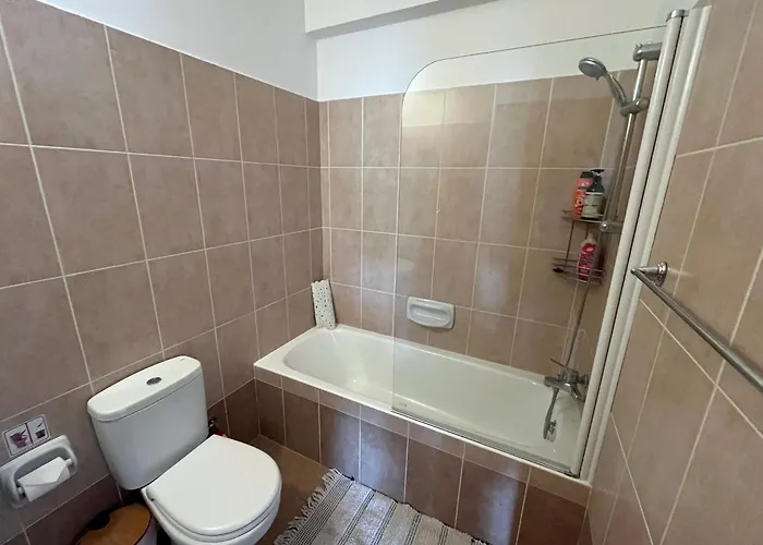 Beautiful 2 Bed In Valley, Paphos *